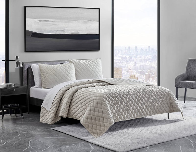 Vera Wang - Queen Quilt Set, Super Soft Bedding Set with Matching Shams, Modern Room Essentials (Diamond Velvet Natural, Queen) - Image 5